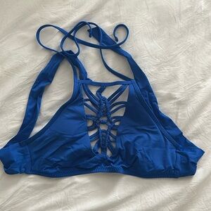 Becca size medium bikini top